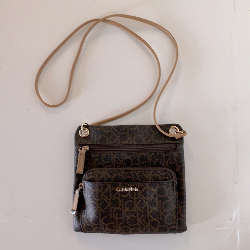 Calvin Klein monogram crossbody purse - Picture 1 of 8